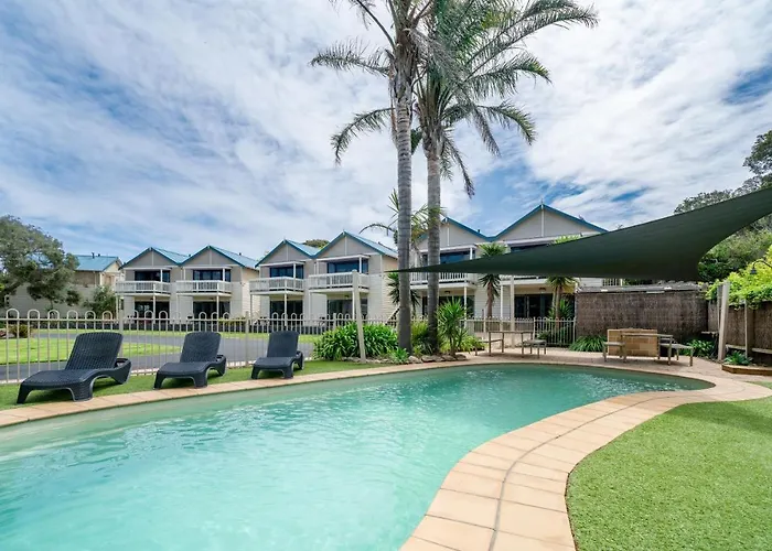 Boathouse Resort Studios And Suites