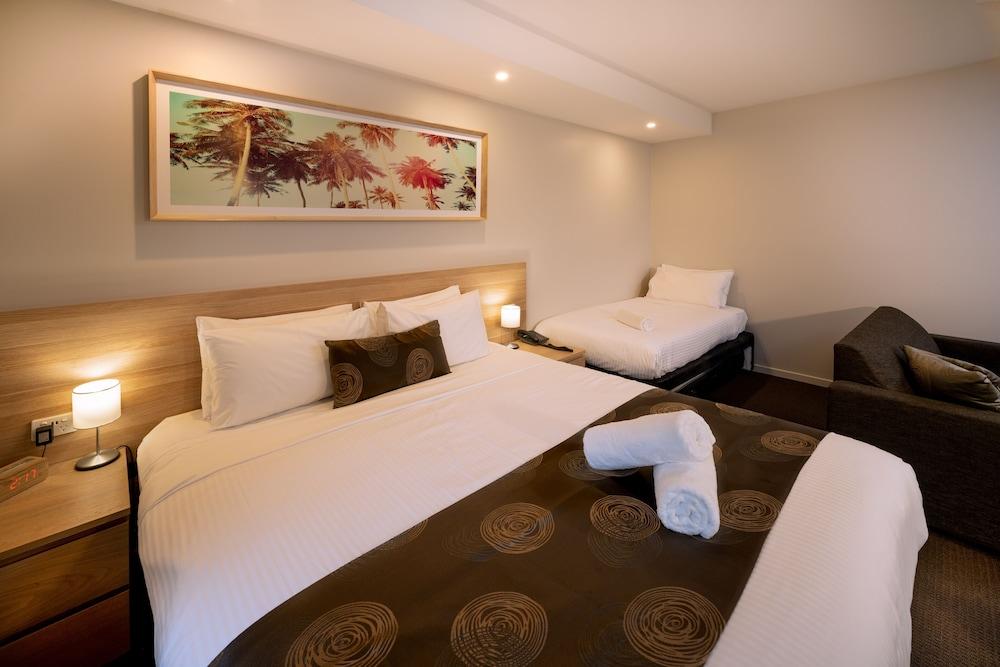 Motel Boathouse And 4*