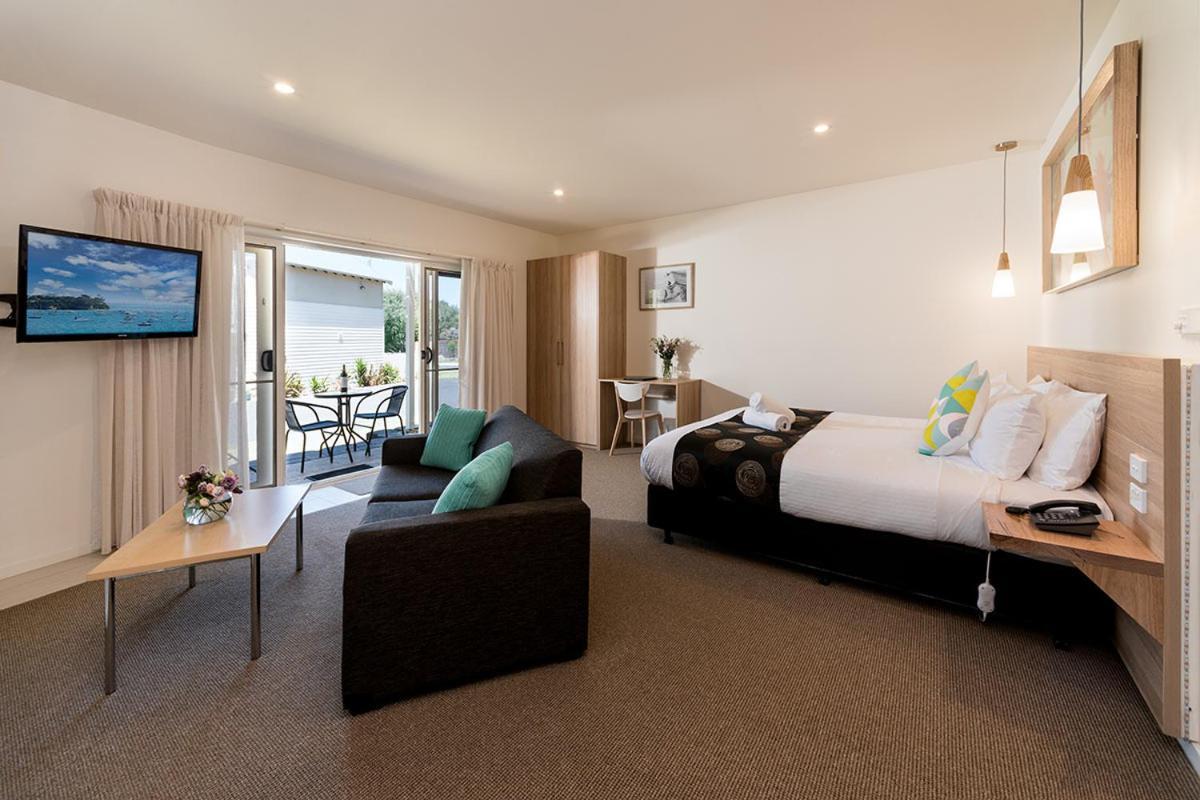 Motel Boathouse And 4*