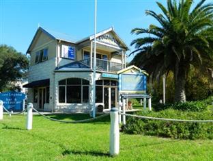 Boathouse And Motel Blairgowrie
